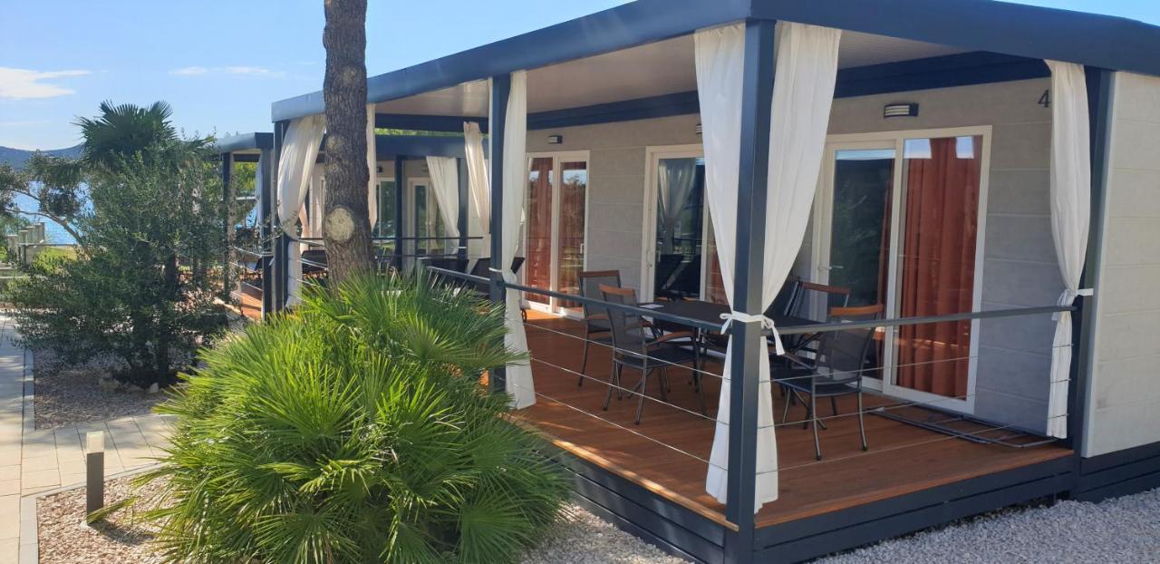 Dalmaris Camp - Prestige Mobile Homes Biograd Na Moru Bagian luar foto