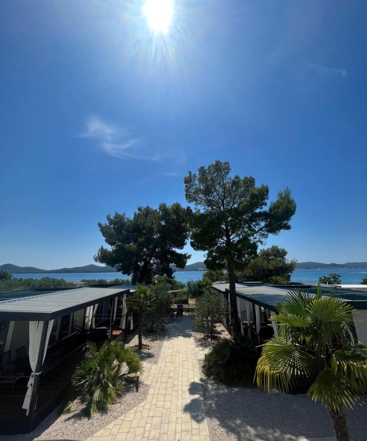 Dalmaris Camp - Prestige Mobile Homes Biograd Na Moru Bagian luar foto