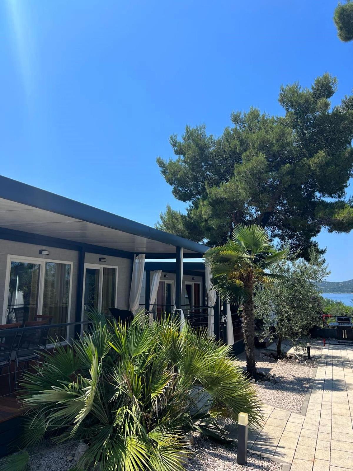 Dalmaris Camp - Prestige Mobile Homes Biograd Na Moru Bagian luar foto