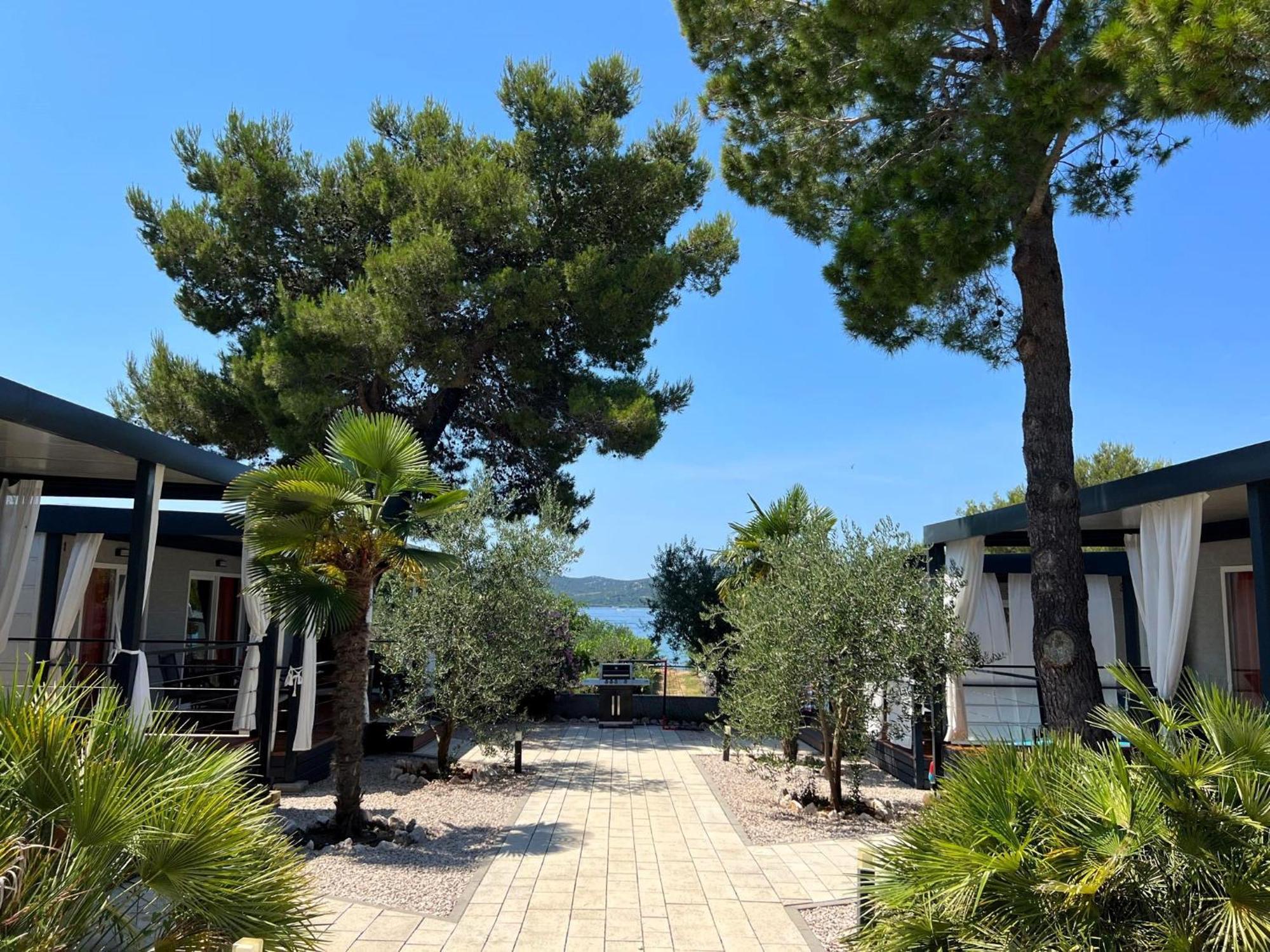 Dalmaris Camp - Prestige Mobile Homes Biograd Na Moru Bagian luar foto