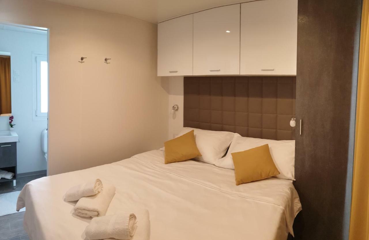 Dalmaris Camp - Prestige Mobile Homes Biograd Na Moru Bagian luar foto