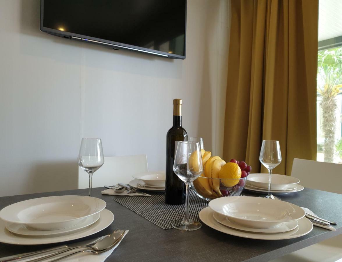 Dalmaris Camp - Prestige Mobile Homes Biograd Na Moru Bagian luar foto