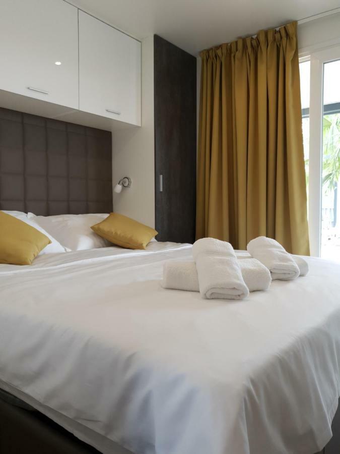 Dalmaris Camp - Prestige Mobile Homes Biograd Na Moru Bagian luar foto