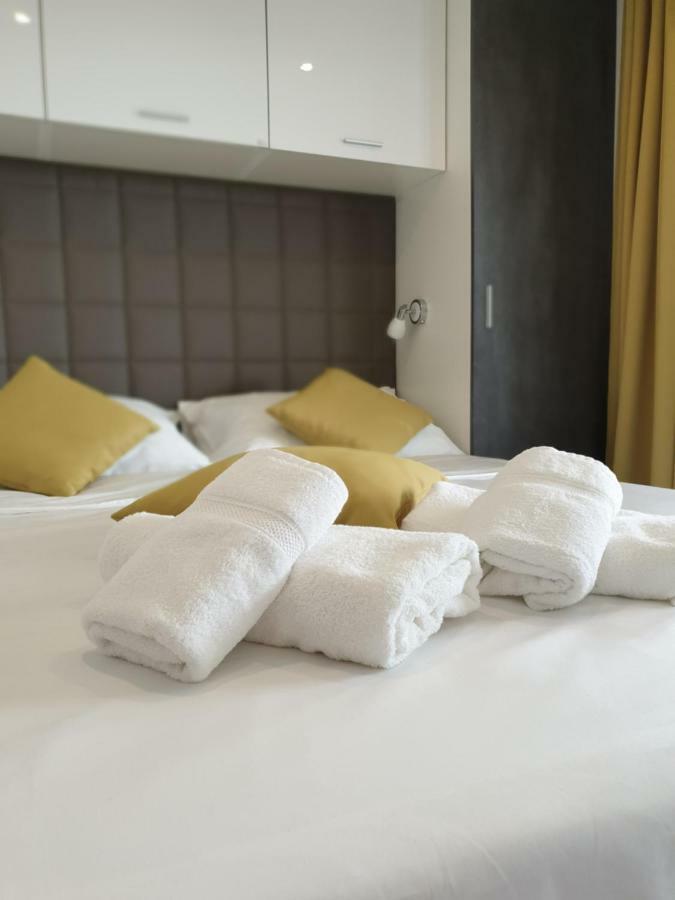 Dalmaris Camp - Prestige Mobile Homes Biograd Na Moru Bagian luar foto