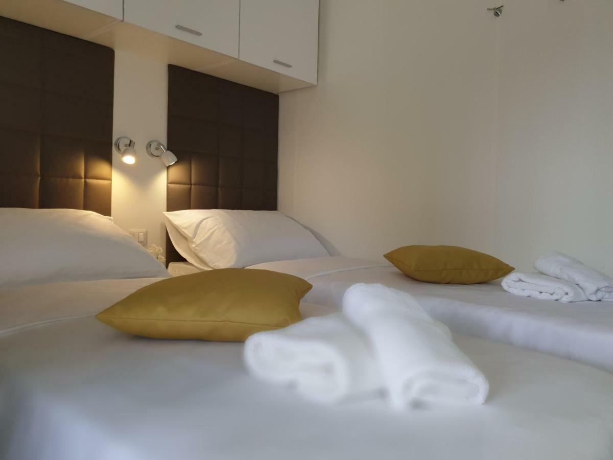 Dalmaris Camp - Prestige Mobile Homes Biograd Na Moru Bagian luar foto