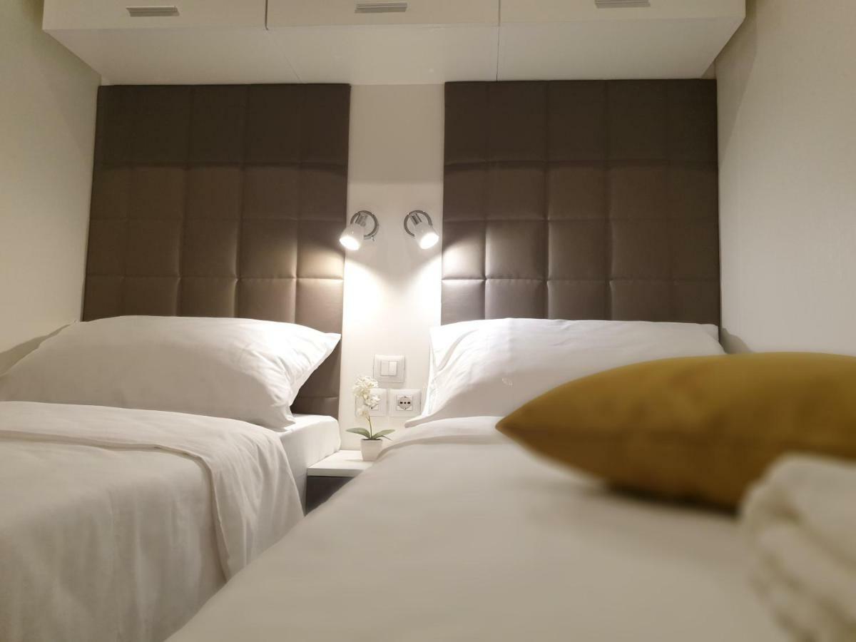 Dalmaris Camp - Prestige Mobile Homes Biograd Na Moru Bagian luar foto
