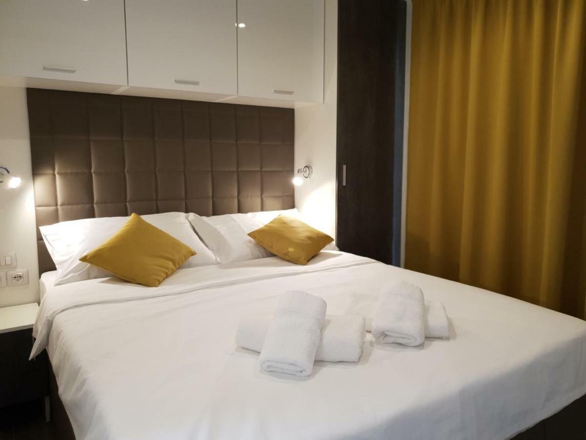 Dalmaris Camp - Prestige Mobile Homes Biograd Na Moru Bagian luar foto
