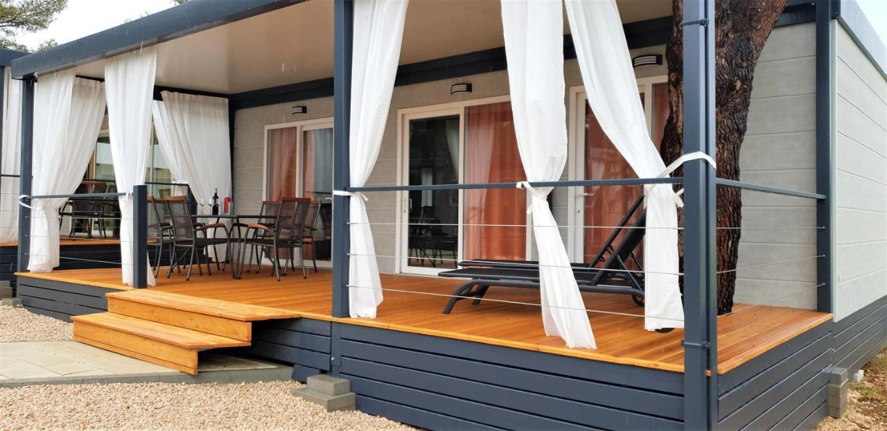 Dalmaris Camp - Prestige Mobile Homes Biograd Na Moru Bagian luar foto